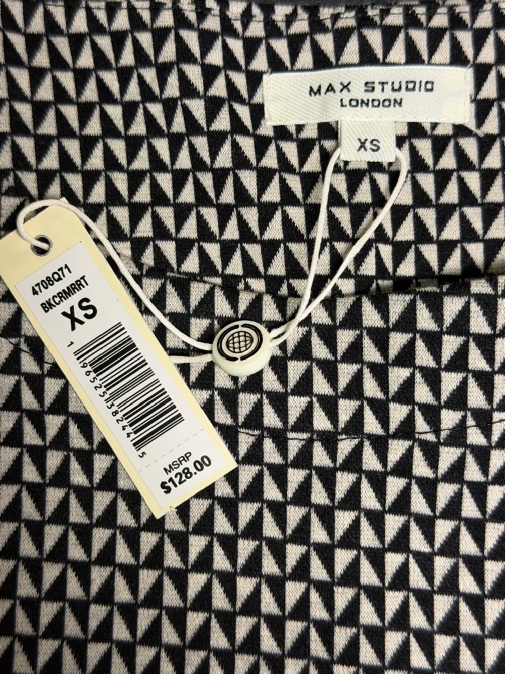 Max Studio Black and Cream Triangle-Print Top 3/4 sleeves box style - perfect - Picture 8 of 16